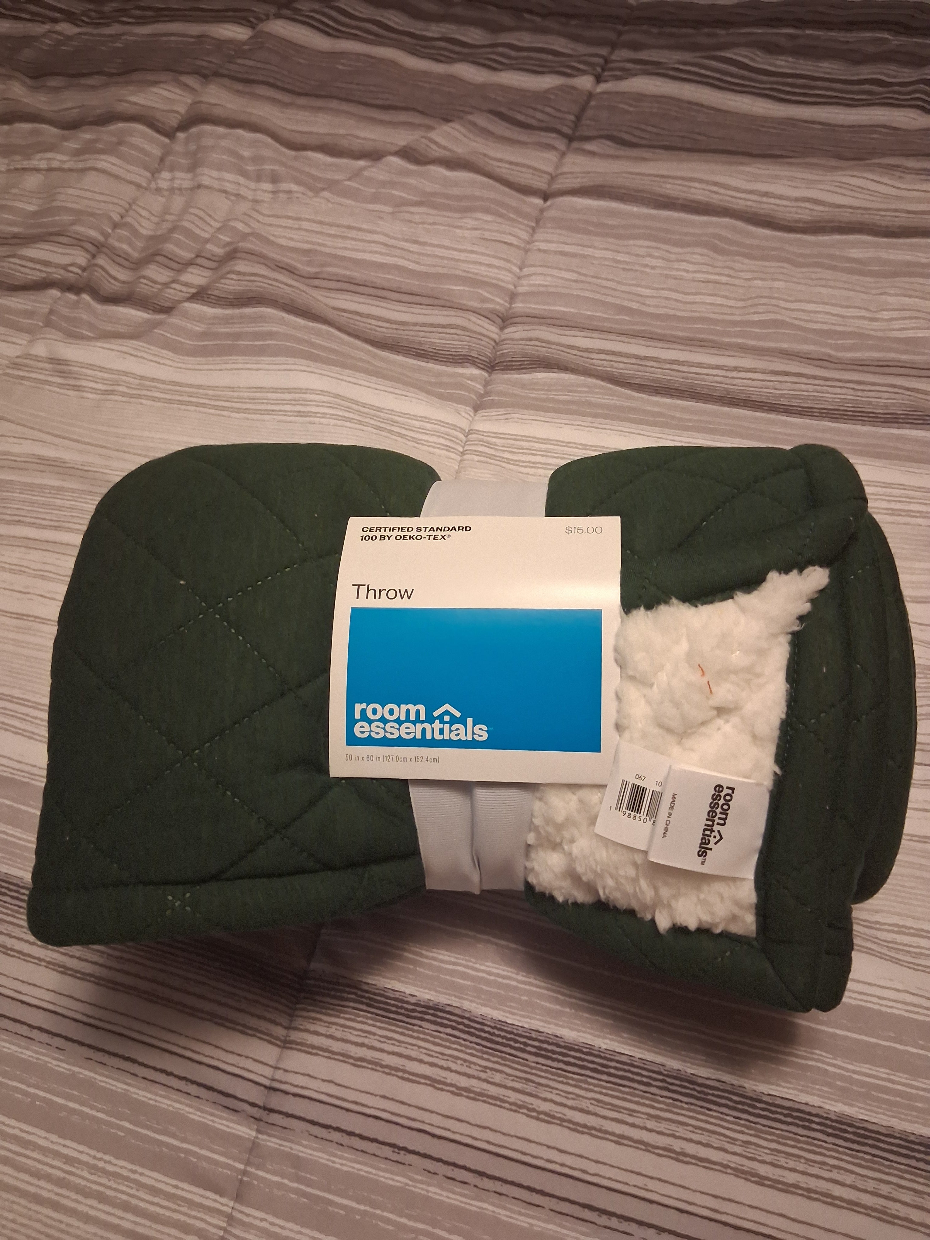 Room Essentials Throw Blanket